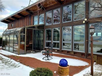 4963 E Lake Road, Sheffield Lake, Ohio 44054, USA