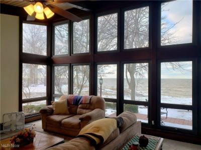 4963 E Lake Road, Sheffield Lake, אוהיו 44054, ארצות הברית של אמריקה