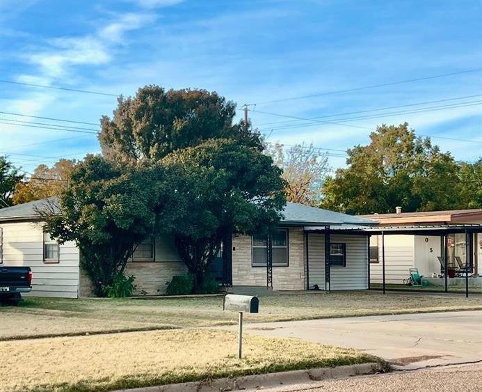 915 S 17th Street, Slaton, Texas 79364, USA
