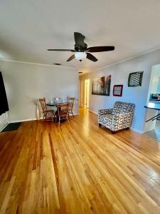 915 S 17th Street, Slaton, Texas 79364, USA