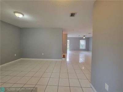 8904 NW 53rd Ct, Sunrise, Flórida 33351, Estados Unidos