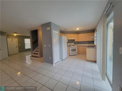 8904 NW 53rd Ct, Sunrise, Flórida 33351, Estados Unidos