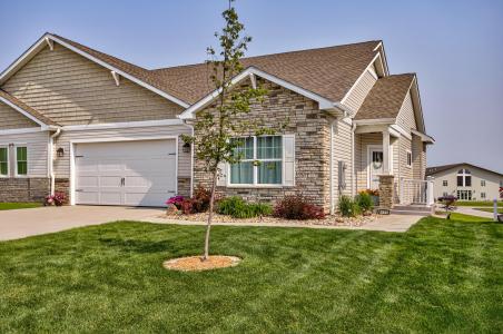 490 Bella Vista Court, Huxley, Iowa 50124