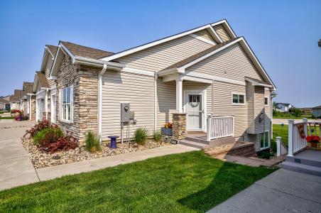 490 Bella Vista Court, Huxley, Iowa 50124