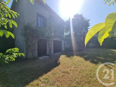 Sathonay Village, Rhône-Alpes 69580, France