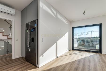 Azambuja, Lisbon 2050-070, Portugal