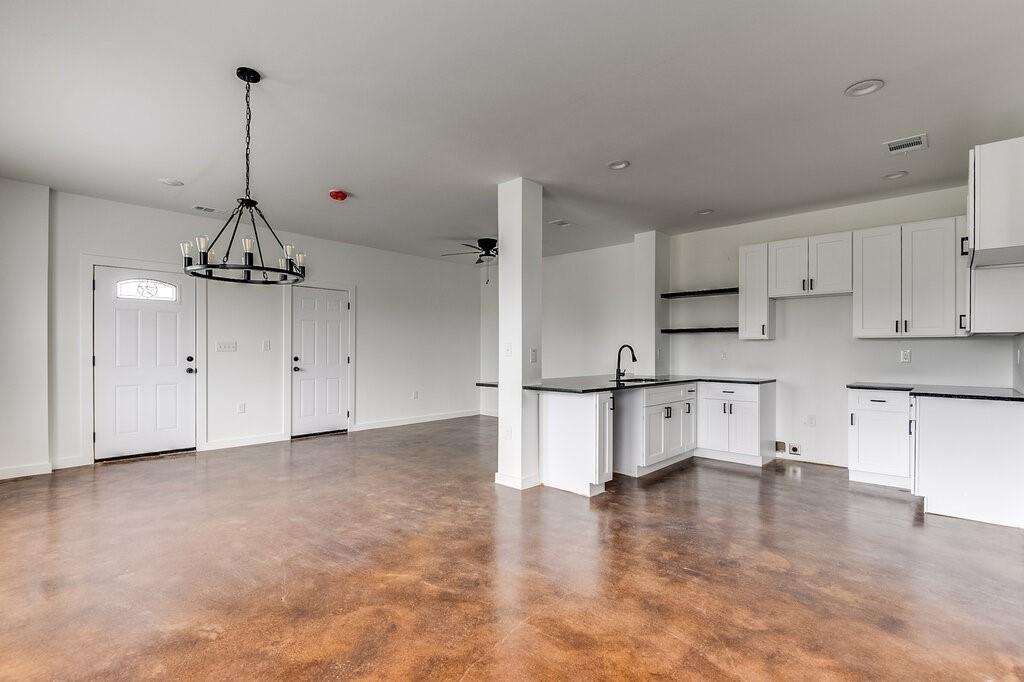 1020 Burnett Boulevard , A and B, Alvarado, تكساس 76009, الولايات المتحدة