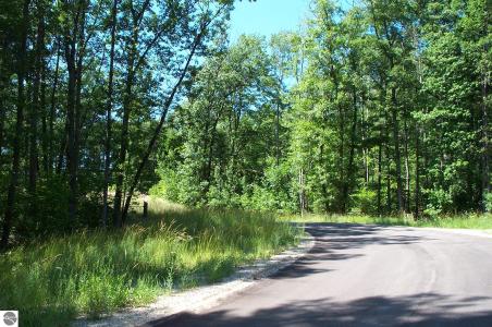 6354 Cedarmere, Traverse City, Michigan 49686, USA