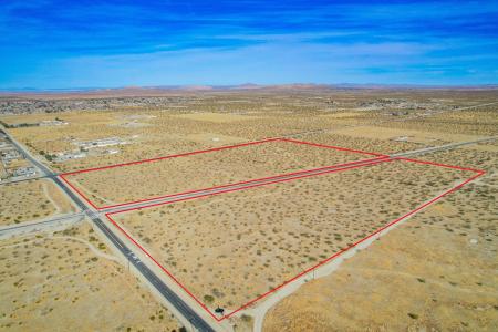 Cor Avenue T 106ths Ste, Sun Village, Californie 93543, États-Unis