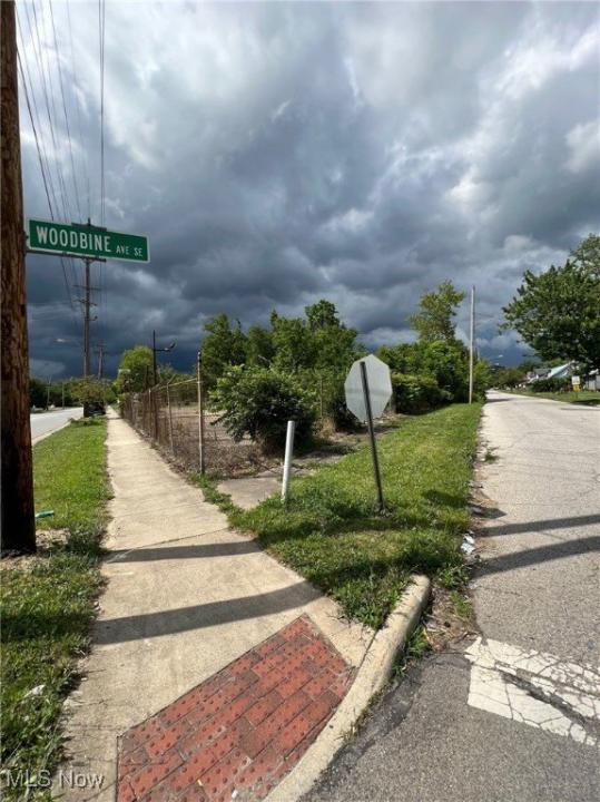 1729 Niles Road SE, Warren, Ohio 44484