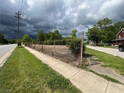 1729 Niles Road SE, Warren, Ohio 44484