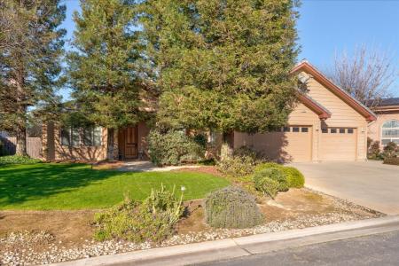 4583 N Outlook Court, Clovis, California 93619, USA