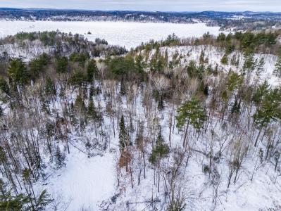 Mtée du Lac, Lac-Sainte-Marie, Quebec J0X 1Z0, CANADÁ