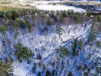 89 Mtée du Lac, Lac-Sainte-Marie, Quebec J0X 2Z0, CANADÁ