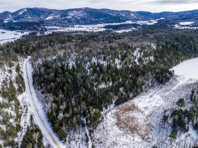 Ch. du Cerf, Lac-Sainte-Marie, Québec J0X 1Z0, Canada
