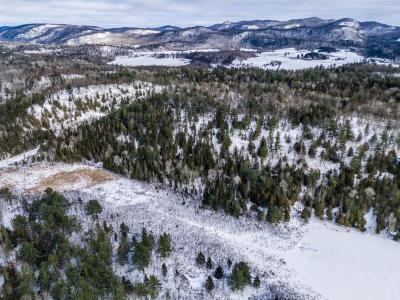 Ch. du Cerf, Lac-Sainte-Marie, Quebec J0X 1Z0, CANADÁ
