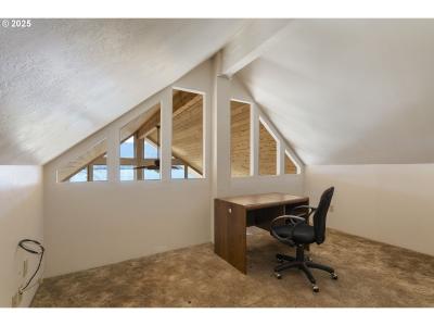 285 W Sunny Sands Rd, Cathlamet, Washington 98612