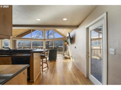 285 W Sunny Sands Rd, Cathlamet, Washington 98612