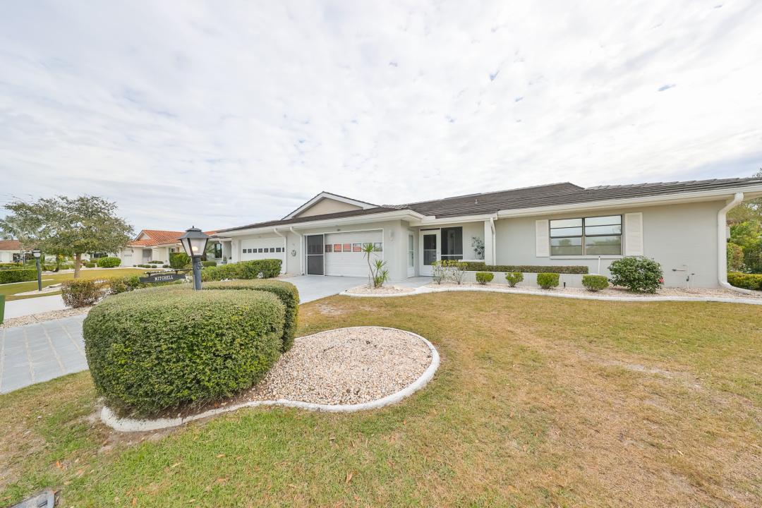 1601 Woodmar Dr, Sun City Center, Florida 33573