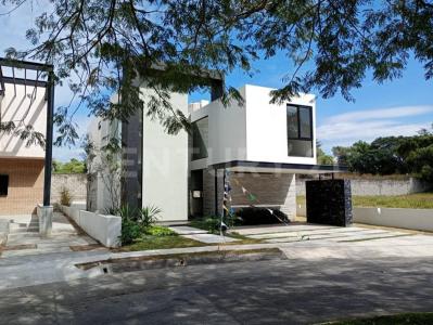 ALTOZANO Jacaranda 180,, Cuauhtemoc, Colima 28530, Messico