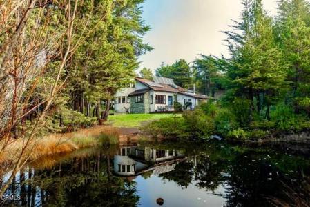 42451 Caspar Little Lake Road, Mendocino, California 95460
