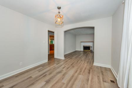 35 Taggart Way, Saddle Brook, New Jersey 07663
