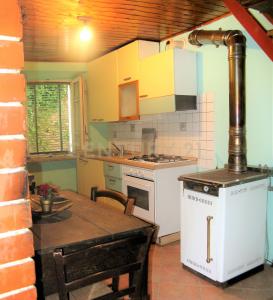 Via dei Pozzetti, Borgo a Mozzano, Toscana 55023, Italy