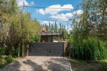 302 e/50 y 52 Barrio El Rodeo, Berisso, GBA Sur 00001, ארגנטינה