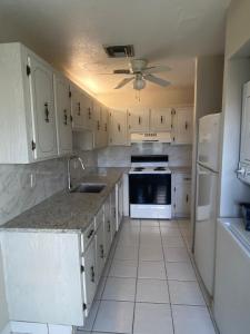 1720 NW 19th Terrace 102, Delray Beach, Florida 33445, USA