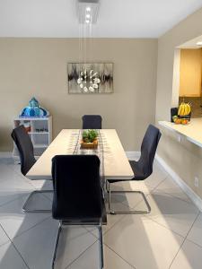 2601 S Palm Aire Drive 110, Pompano Beach, Floride 33069, États-Unis