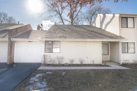 1747 E Canterbury Lane , 1747, Palatine, Illinois 60074, États-Unis
