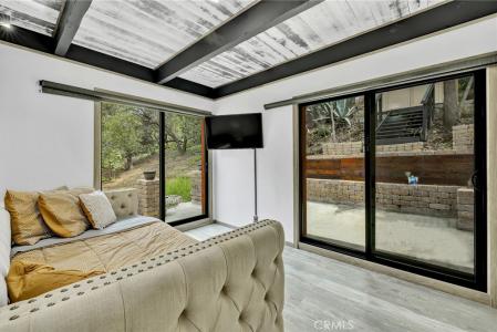 4256 Rosario Road, Woodland Hills, California 91364, USA