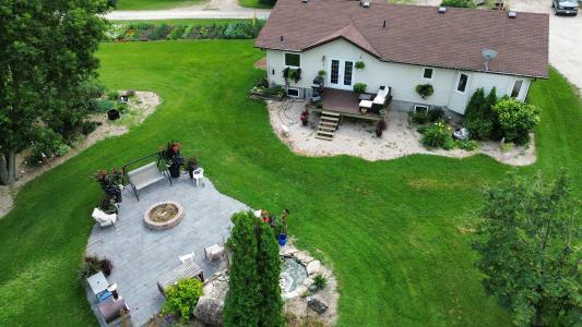 112084 144N RD, Dauphin, Manitoba R7N 1A4, Canada