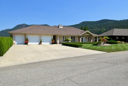 2675 DOEBERT ROAD, Blind Bay, British Columbia V0E 1H1, Canada