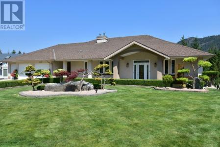 2675 DOEBERT ROAD, Blind Bay, British Columbia V0E 1H1, Canada