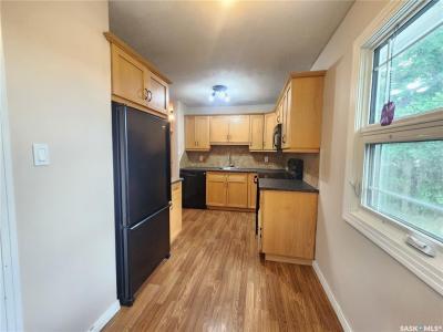 1118 PARK AVENUE, Weyburn, Saskatchewan S4H 0K5, Canada