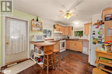 1753 NORTHSHORE ROAD, Algonquin Highlands (stanhope), Ontario K0M 1J1, Kanada
