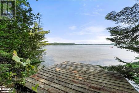 1753 NORTHSHORE ROAD, Algonquin Highlands (stanhope), Ontario K0M 1J1, Kanada