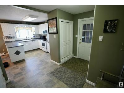 5717 40 ST, St. Paul Town, Alberta T0A 3A0, Canada