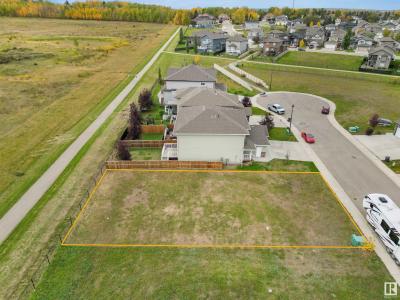 4009 & 4011 41 B AVENUE, Drayton Valley, Alberta T7A 0B5, Canada