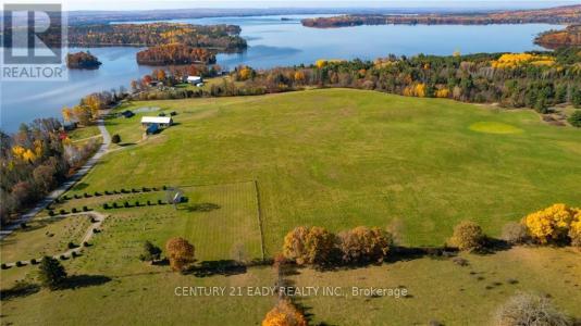 330 ISLAND VIEW DRIVE, North Algona Wilberforce, Ontario K0J 1X0, CANADÁ
