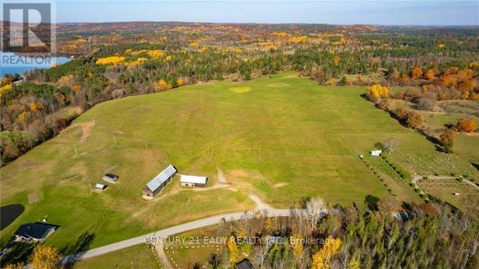 330 ISLAND VIEW DRIVE, North Algona Wilberforce, Ontario K0J 1X0, CANADÁ