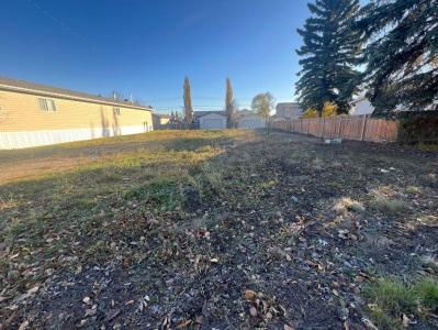 5507 WAGONER CRESCENT, Whitecourt, Alberta T7S 1A8, Canada