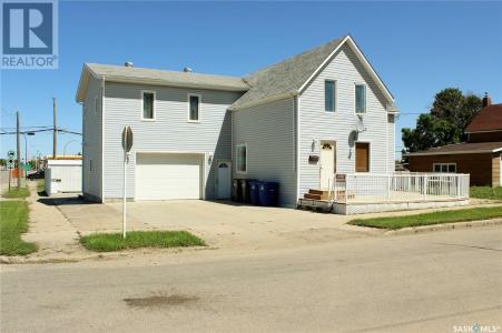 3 2ND AVENUE, Weyburn, Saskatchewan S4H 1W7, Canada
