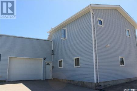3 2ND AVENUE, Weyburn, Saskatchewan S4H 1W7, Canada