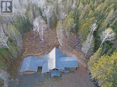 115 GOLF COURSE ROAD, Nipigon, オンタリオ P0T 2J0, カナダ