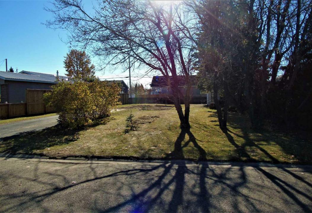 609 3 AVENUE NW, Slave Lake, Alberta T0G 2A1, Canada