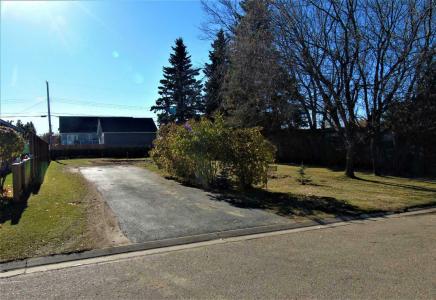 609 3 AVENUE NW, Slave Lake, Alberta T0G 2A1, Canada