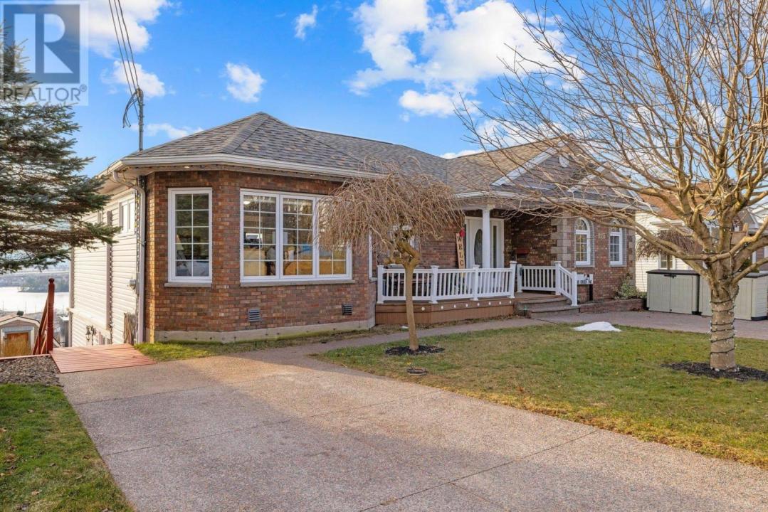 70 GOUROK AVENUE, Dartmouth, Nowa Szkocja B2X 2W8, Kanada