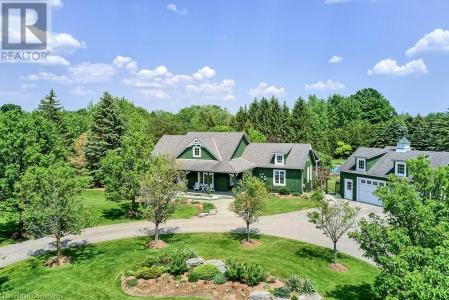 27 WENEIL DRIVE, Freelton, Ontario L8B 0Z6, Canada